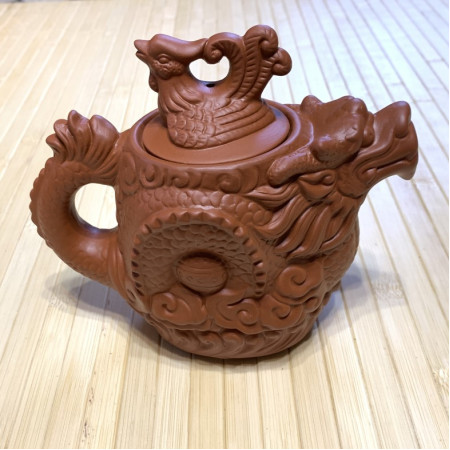 Чайник с драконом из исинской глины